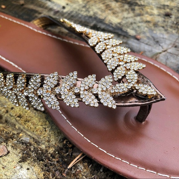 🔥SALE Heart Embellished Leaf Flip Flop Sandals - Picture 2 of 5
